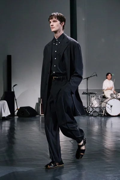 Look 4